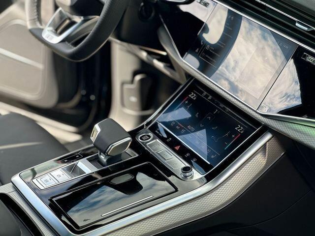 Audi Q8 50 30tdi S-line 23"-Pano-Matrix-Valc.Rombi-Sedili.Climatiz-B&O