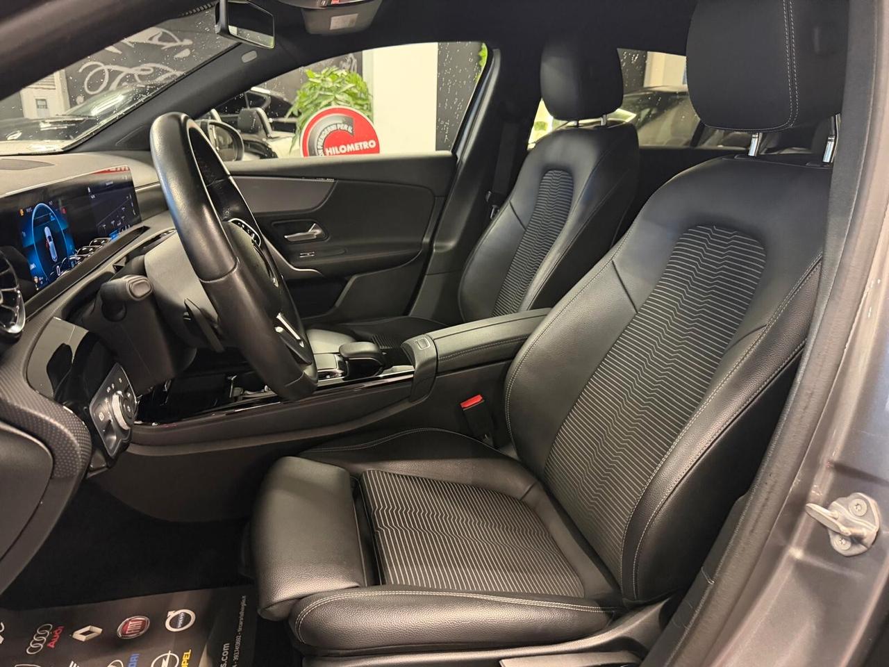 MERCEDES BENZ CLASSE A 180D SPORT 1.5 116CV PELLE NAVI CAM ANNO 2019