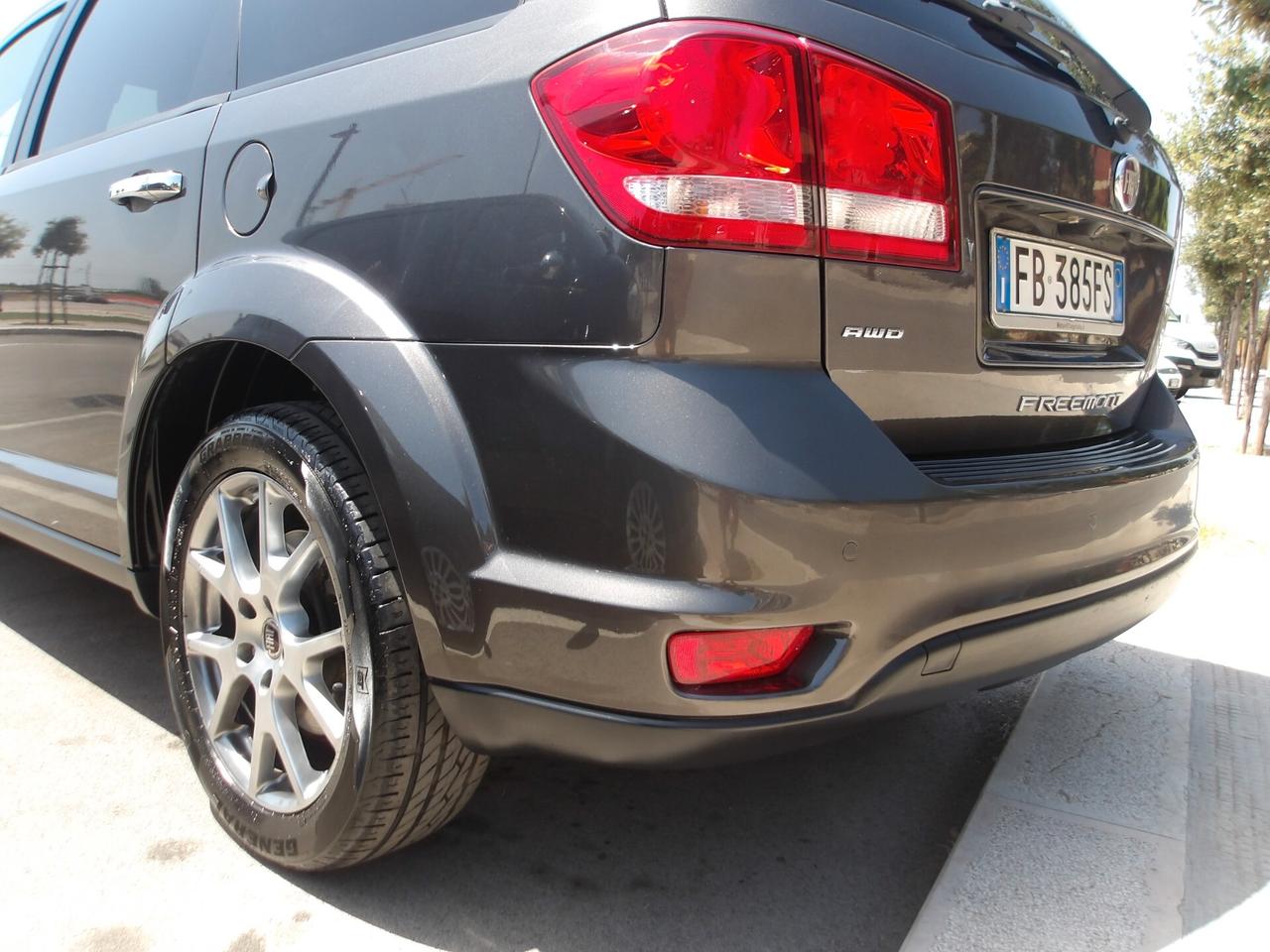 FIAT FREEMONT 2.0 MJT 4X4 CROSS-AUTO-7 POSTI