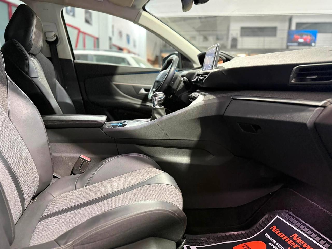 Peugeot 3008 BlueHDi 130 S&S Allure 2019