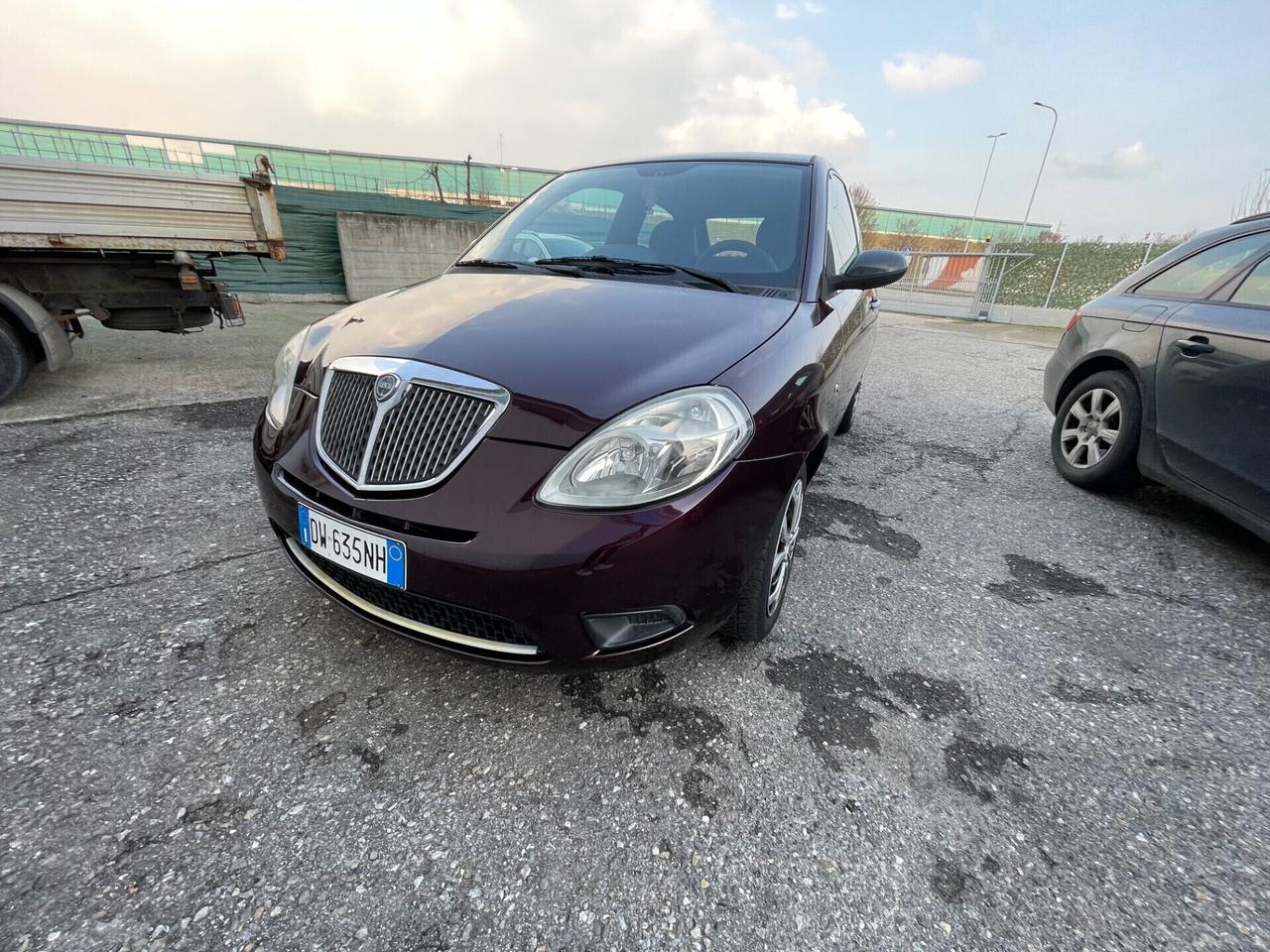 Lancia Ypsilon 1.2 Versus