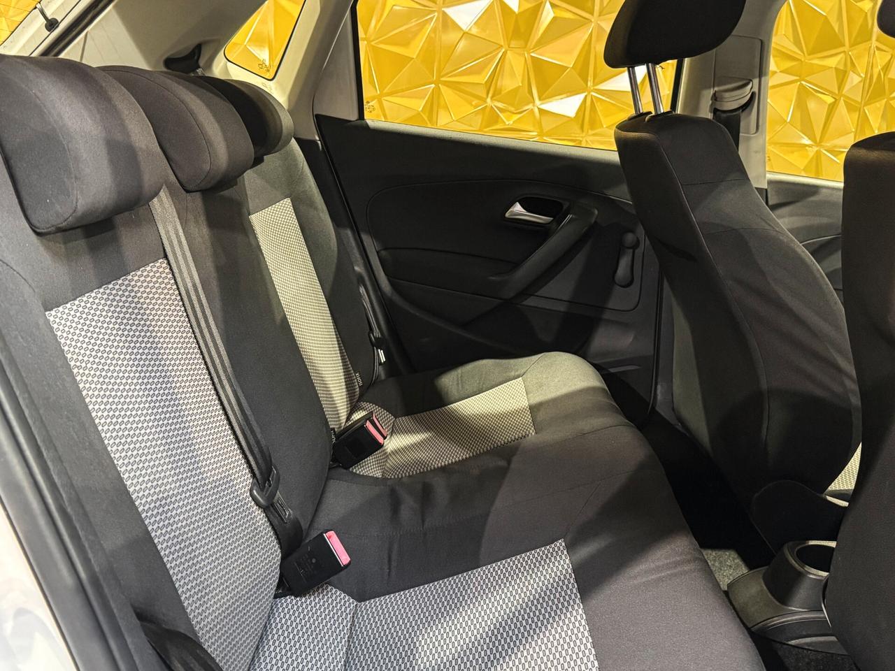 VOLKSWAGEN Polo 5 serie - 2013