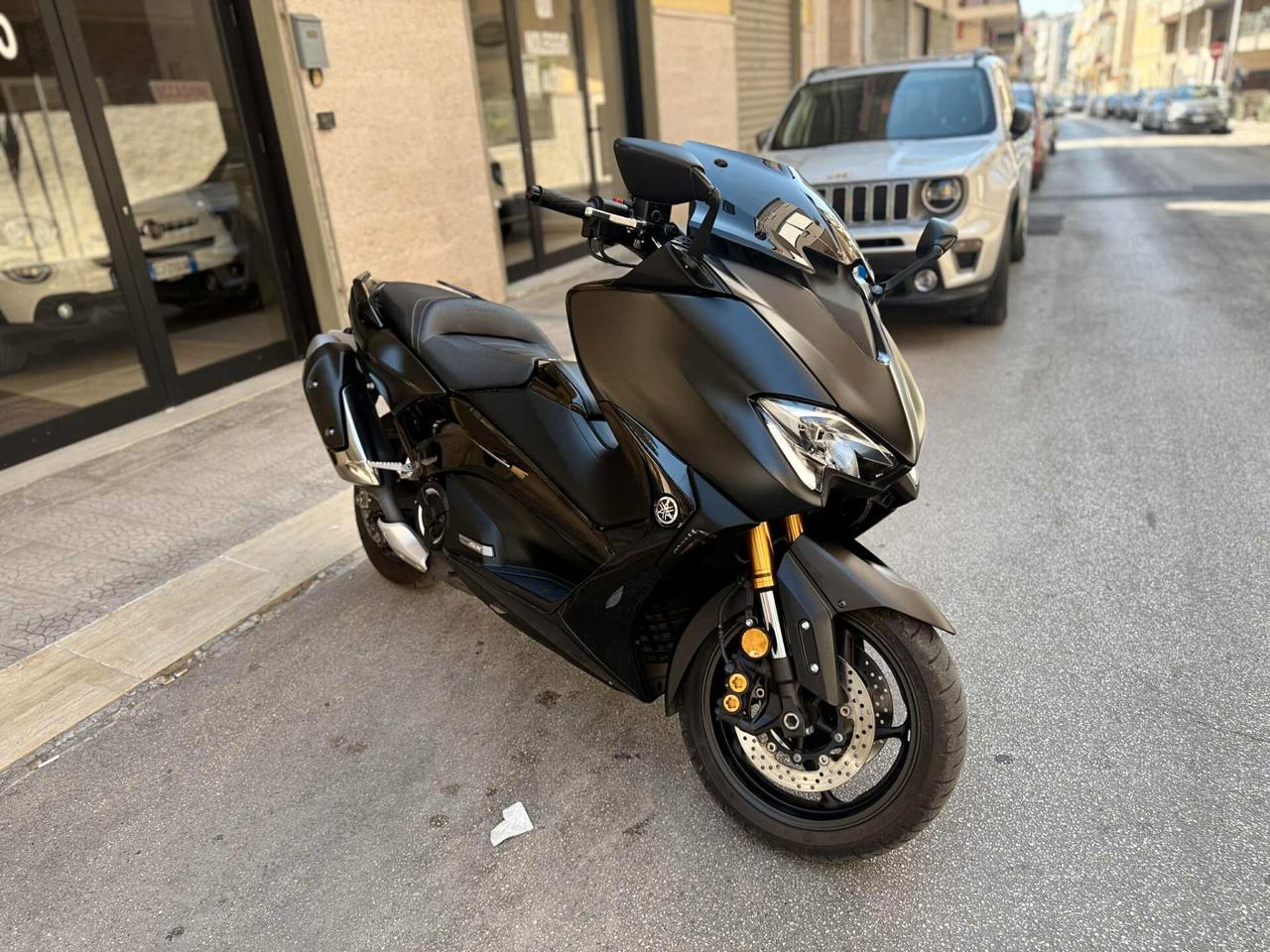 Yamaha TMAX SX