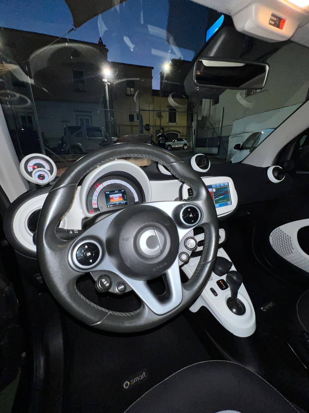 Smart ForTwo 1.0 71 cv Navi.Bracciolo-Cambio Automatico