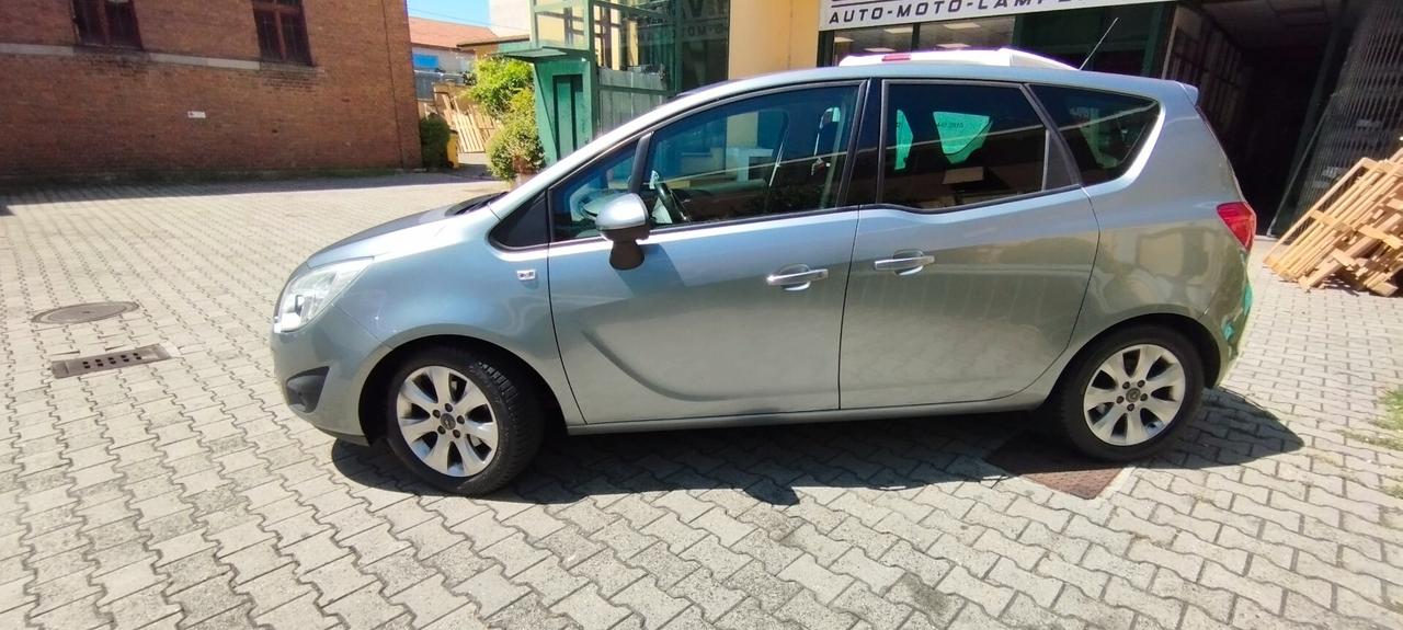 Opel Meriva 1.3 CDTI 95CV ecoFLEX Cosmo