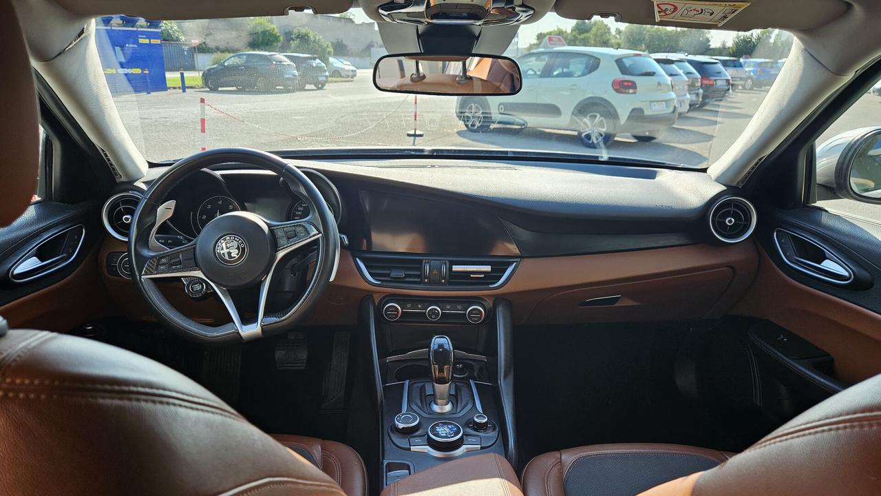 Alfa Romeo Giulia 2.2 Turbodiesel 180 CV AT8 Business Sport Launch Ed.