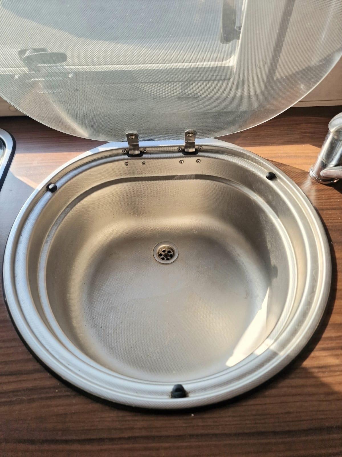 Rimor sailor semi integrale del 2006 in saldo 840