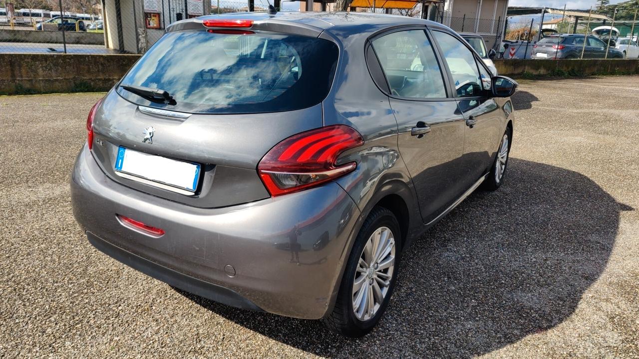 Peugeot 208 PureTech 82 5p. GPL Allure