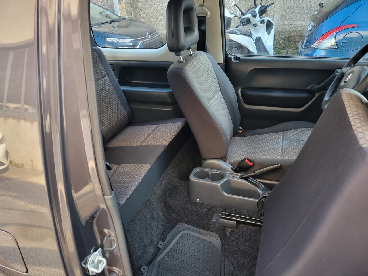 Suzuki Jimny 1.3i 16V 4WD GANCIO TRAINO EURO 5