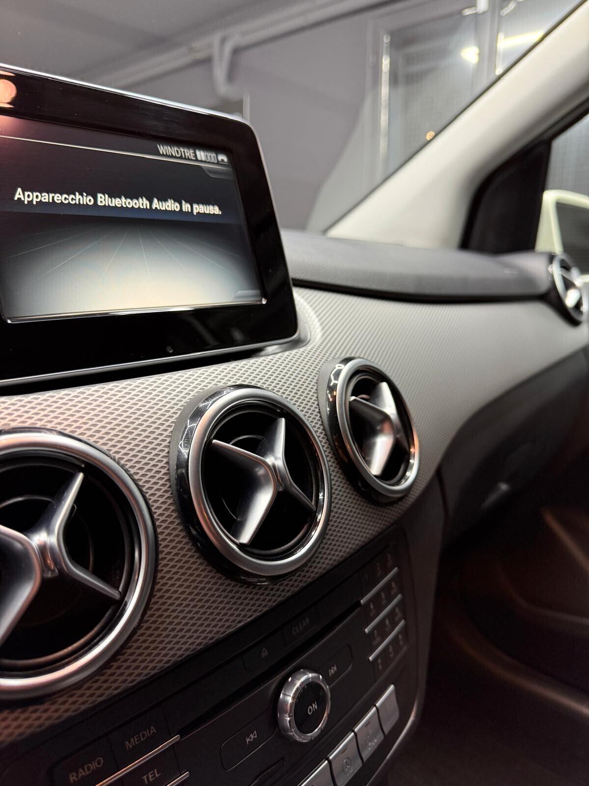 Mercedes-benz B 200 CDI 4Matic Automatic Premium