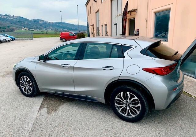 Infiniti Q30 1.5 diesel Business