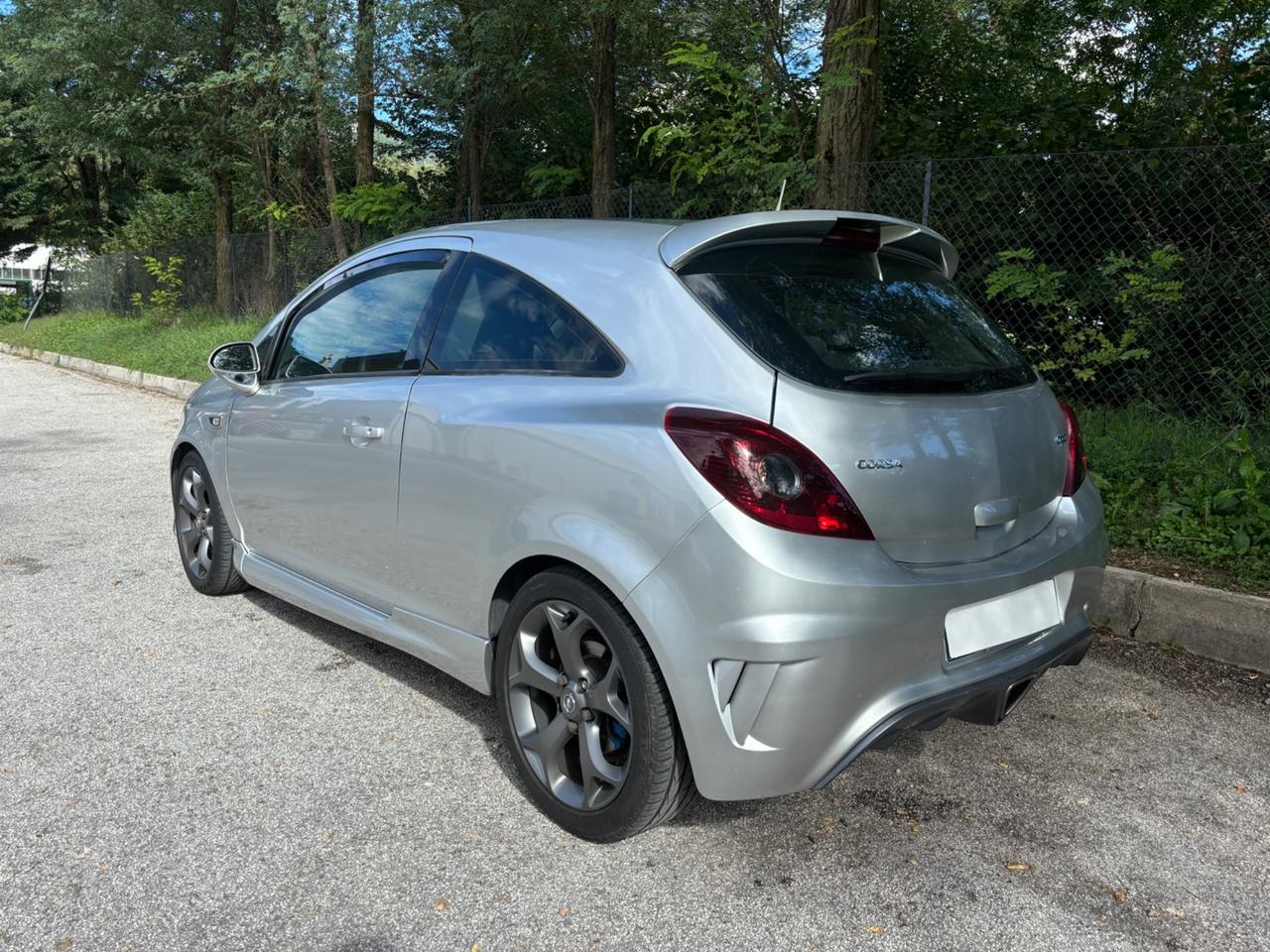 Opel Corsa 1.6 T 192CV OPC