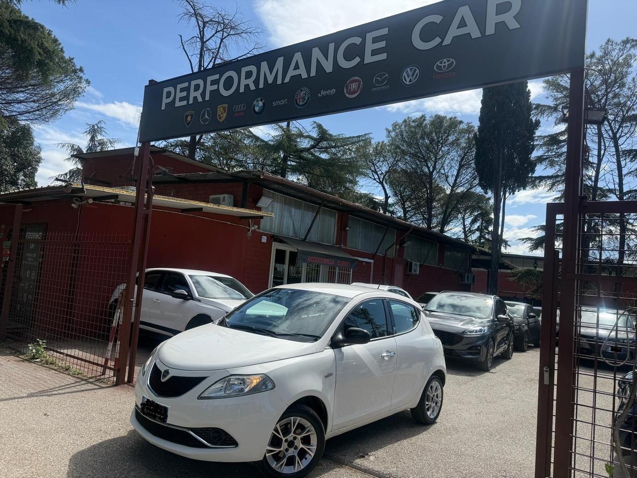Lancia Ypsilon 1.2 69 CV 5 porte Gold