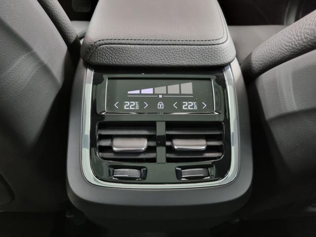 VOLVO XC60 B5 (d) AWD Geartronic Momentum Pro