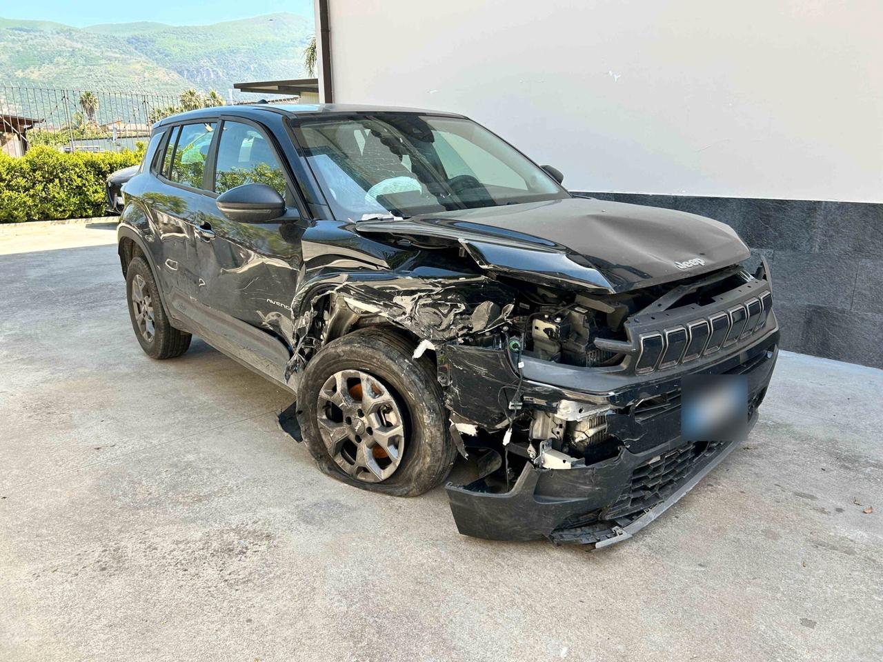 Jeep Avenger 1.2 MHEV 100CV - 2024 Incidentata