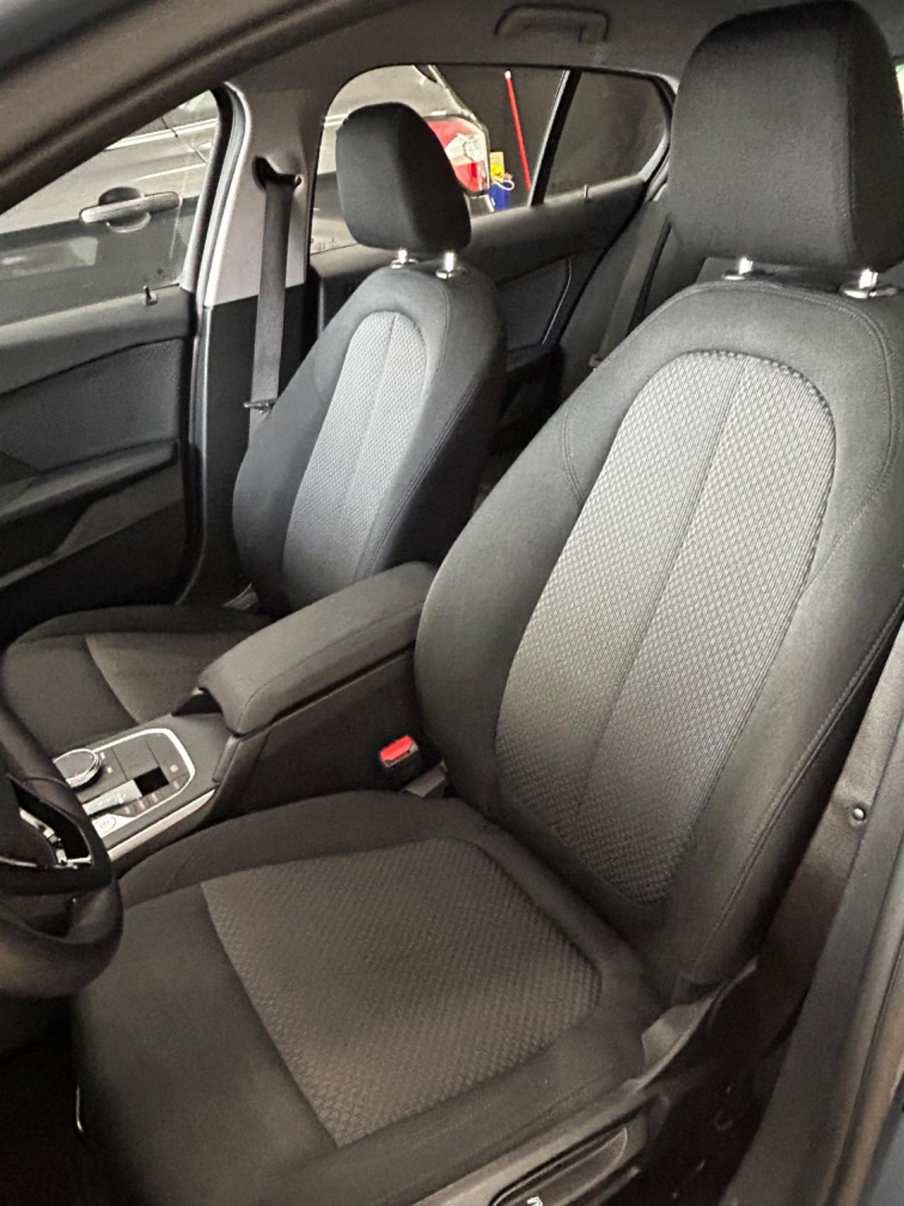 Bmw 116 116d 5p. Business Advantage