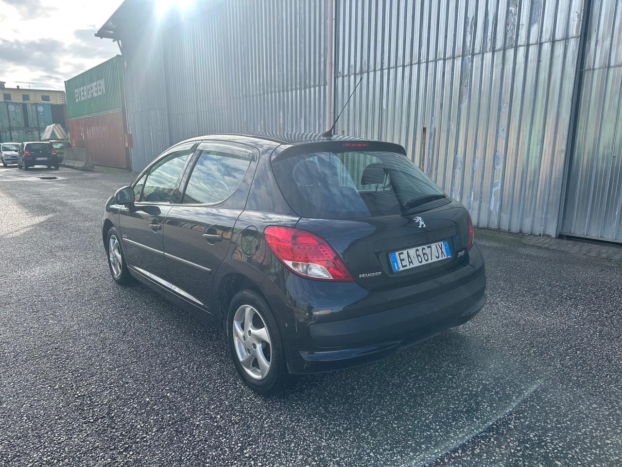 Peugeot 207 1.4 8V 75CV 5p. X Line ECO GPL