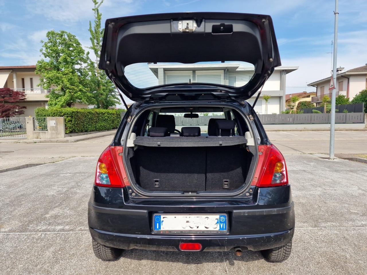 Suzuki Swift 1.3 4x4 5p. GL