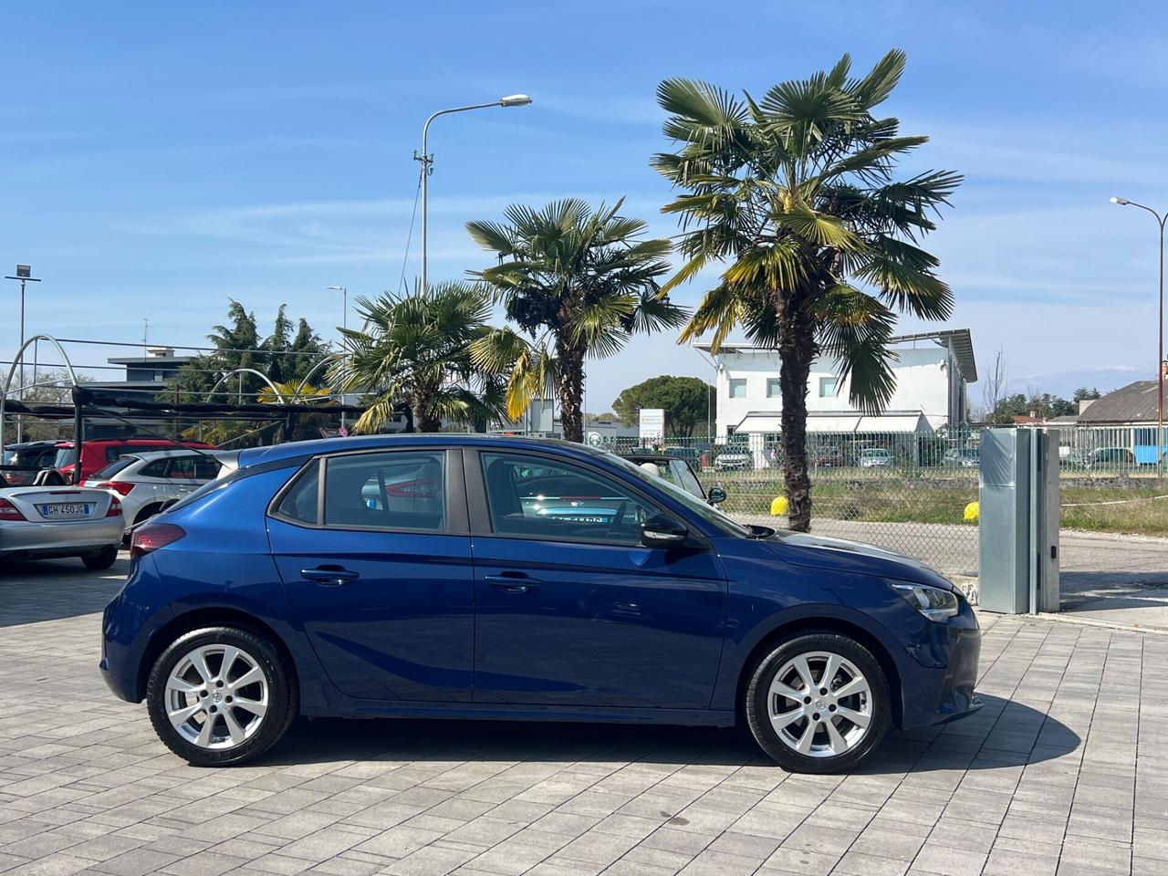 Opel Corsa 1.2 Edition NEOPATENTATI FINANZIABILE