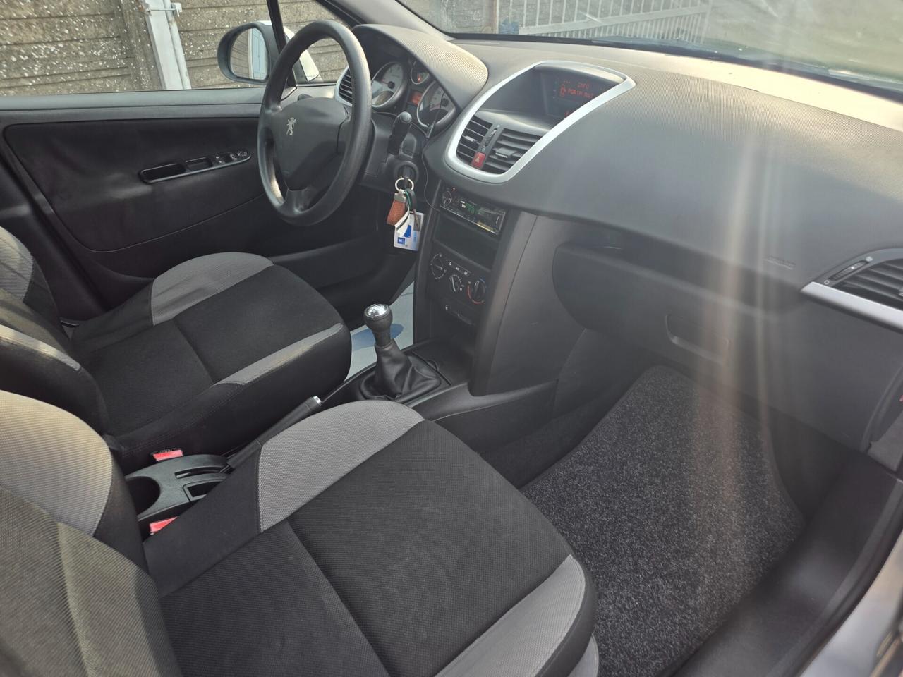 Peugeot 207 1.6 HDi 90CV 5p. XS