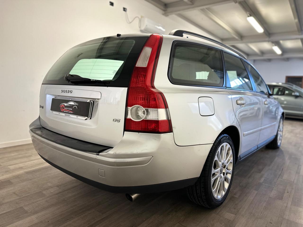 Volvo V50 2.4 D5 cat aut. Momentum AUTOMATICA