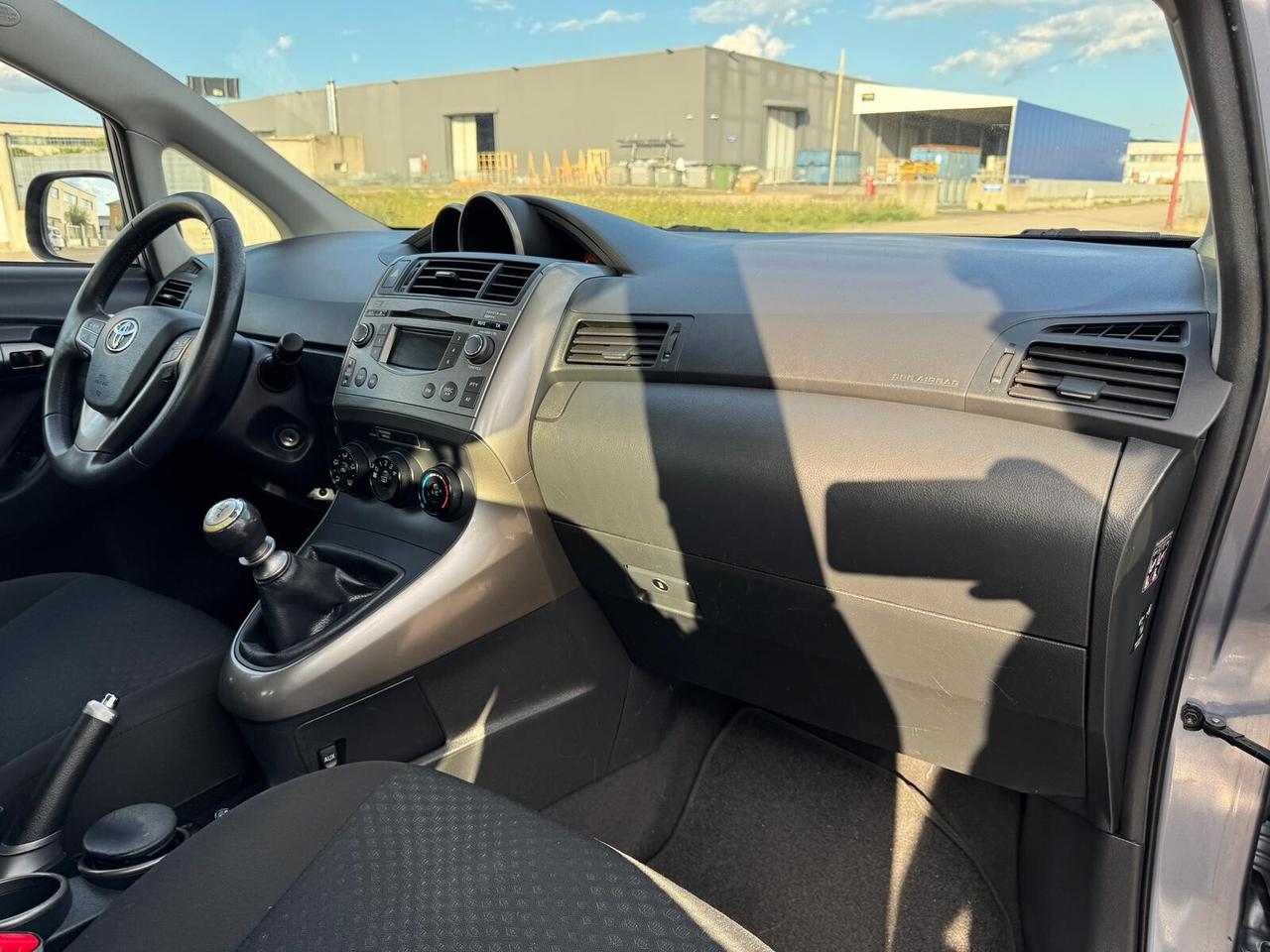 Toyota Verso 2.0 D Sol 146000 km GARANZIA 12 m