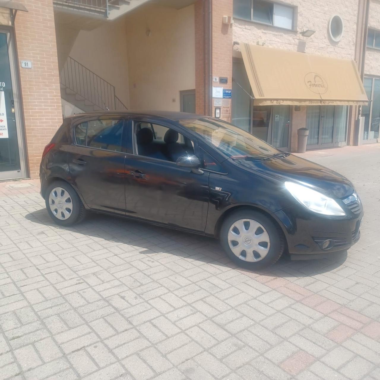 111.978KM CORSA 1.2 NEOPATENTATI BUONE CONDIZIONI
