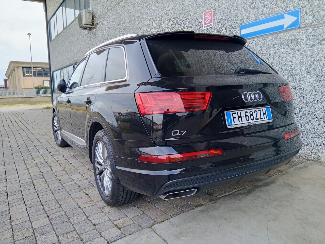 Audi Q7 3.0 TDI 272CV quattro tiptronic