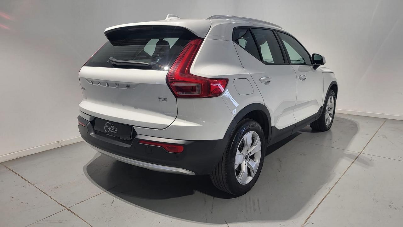 VOLVO XC40 1.5 t3 Momentum Core 163cv auto my21