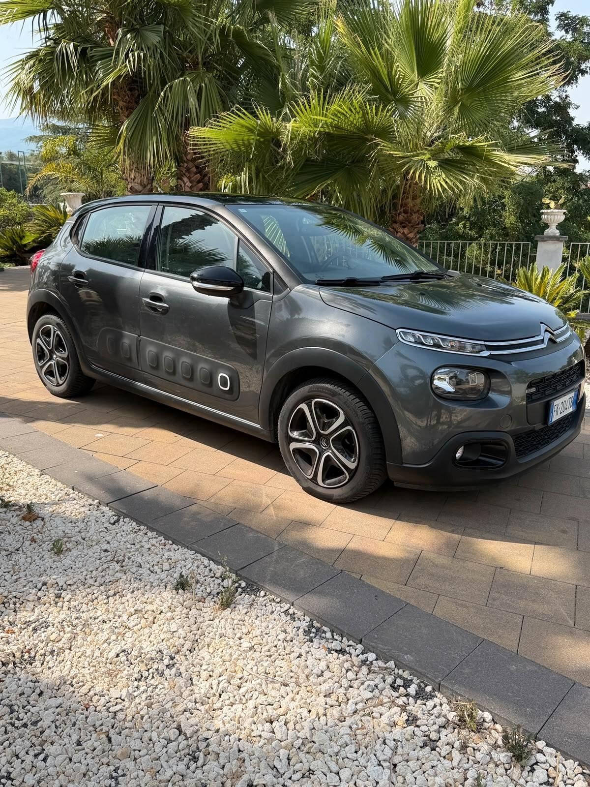 Citroen C3 1.2 PureTech Shine 82CV