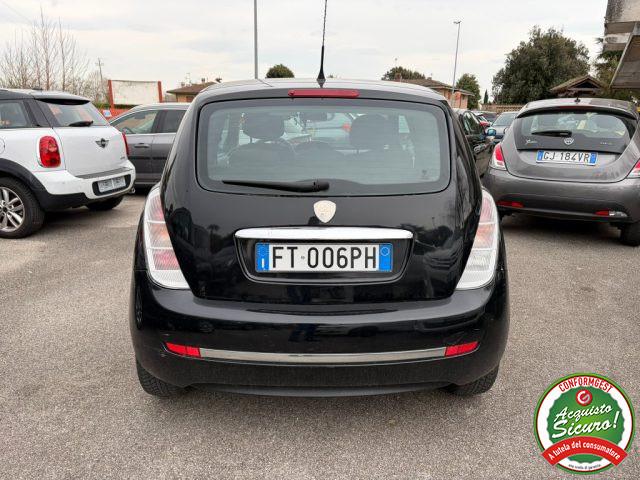 LANCIA Ypsilon 1.3 MJT 75 CV Oro Bianco