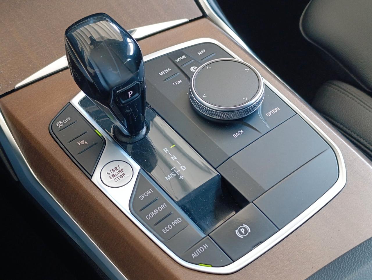 BMW 320 d Touring mhev 48V xdrive Sport auto