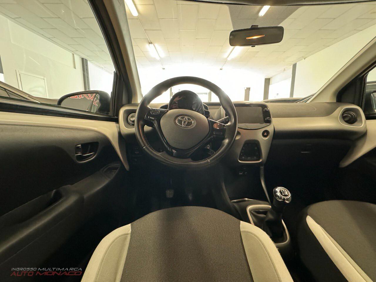 Toyota Aygo x-play 1.0 69cv 2017