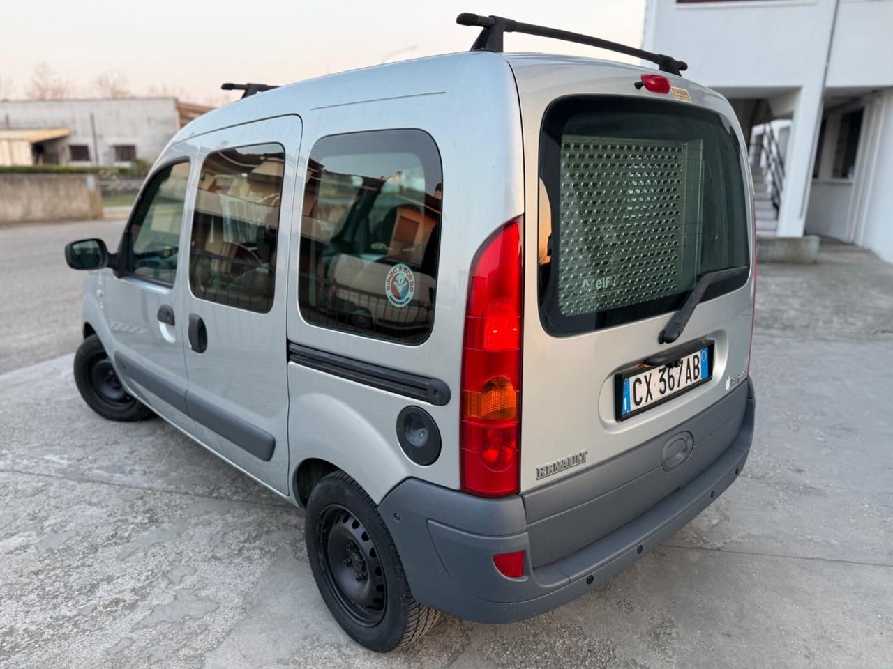 Renault Kangoo 4p. Autocarro 1.2 PEDANA DISABILE