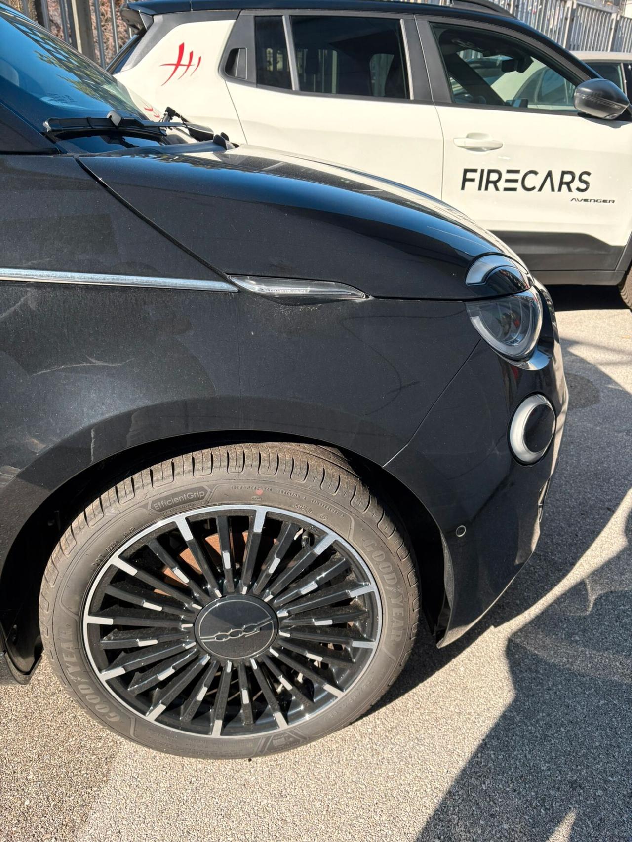 Fiat 500 500e Berlina 42 kWh La Prima