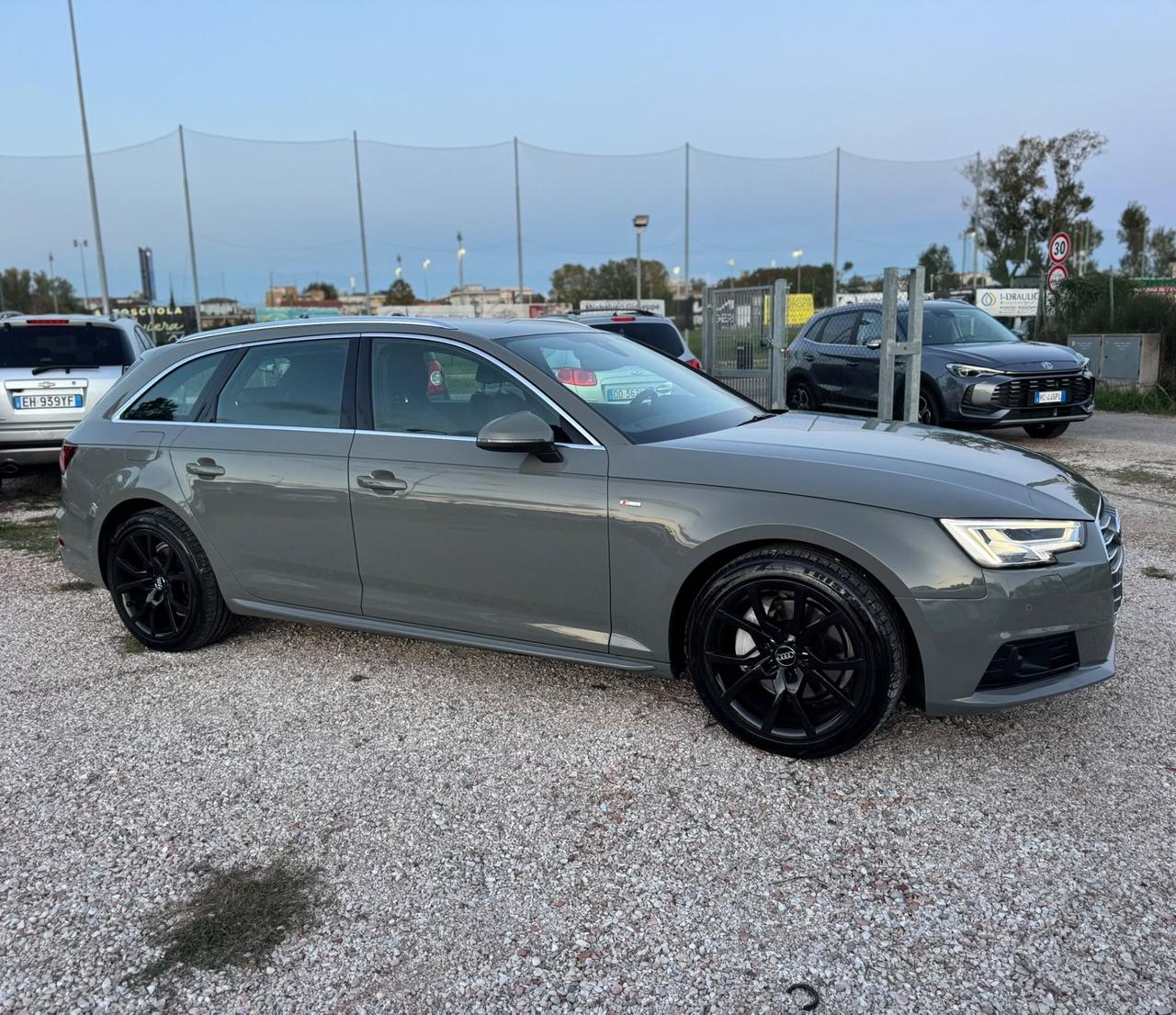 Audi A4 Avant 40 TDI quattro S tronic Line edition