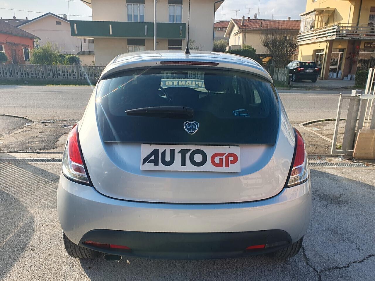 Lancia Ypsilon 1.2 benzina GPL Neopatent 2013
