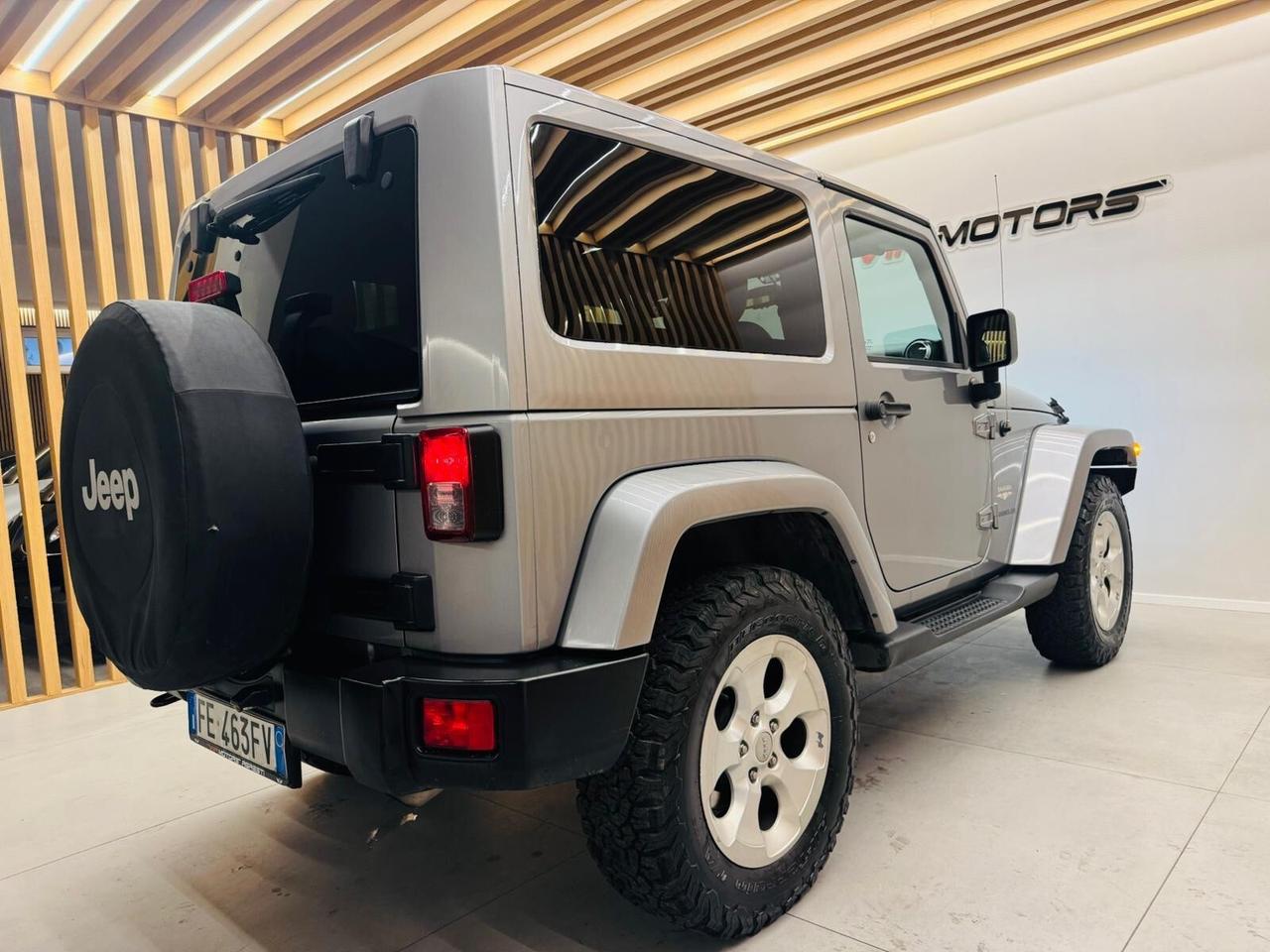 Jeep Wrangler 2.8 CRD SAHARA UNLIMITED PARI AL NUOVO restilyng