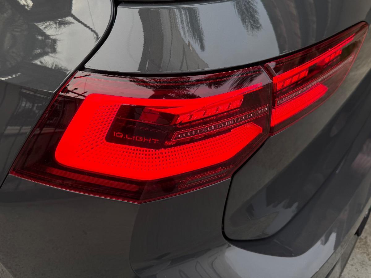 Volkswagen Golf 8 GTI 2.0 TSI 245 CV