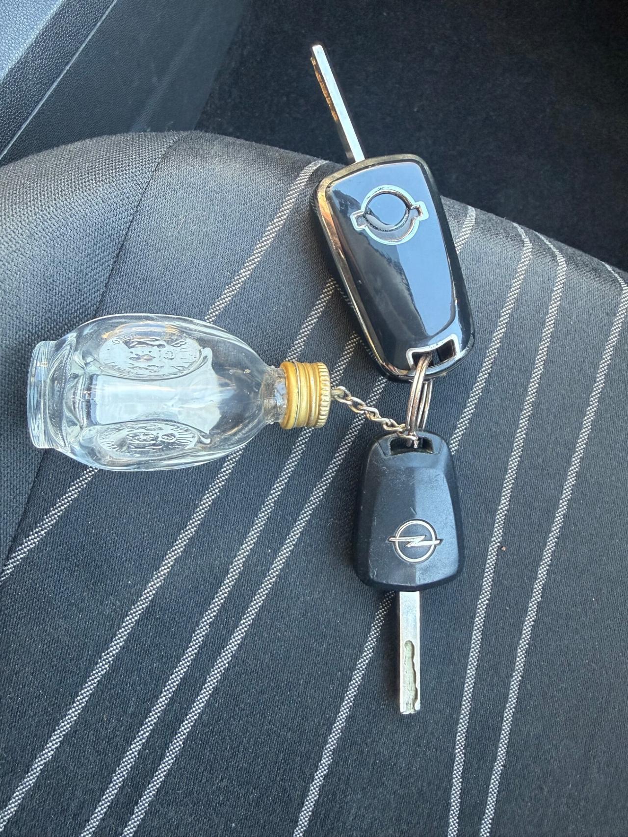 Opel Corsa 1.2 Benzina Neopatentati 130milaKM
