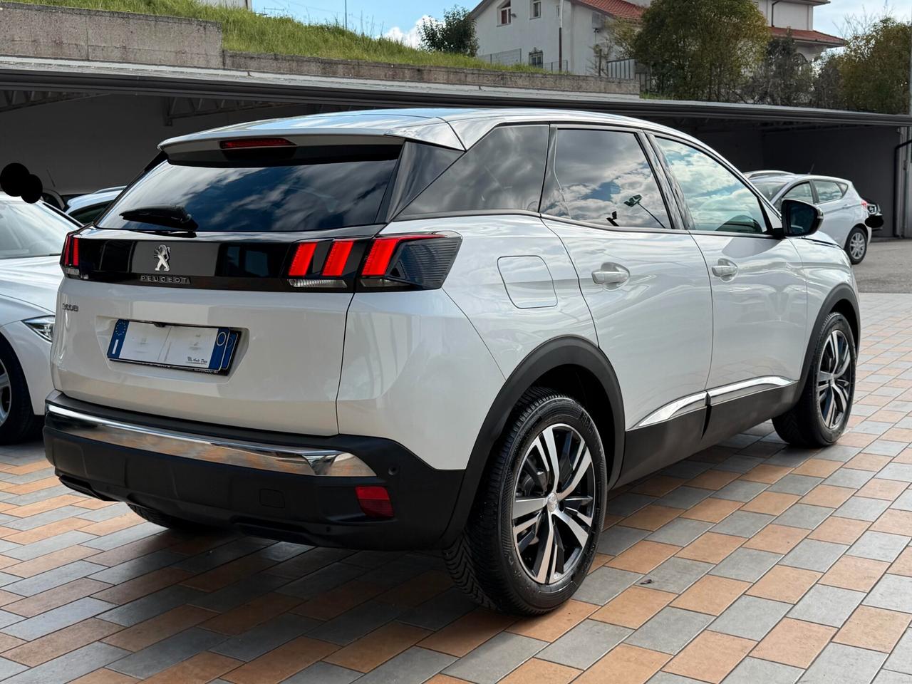 Peugeot 3008 1.5 BLUEHDI 130 cv. AT8 ALLURE (Nav)