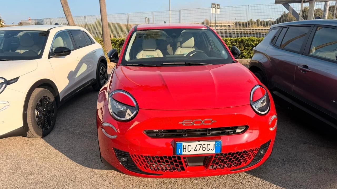 Fiat 600 Hybrid 110 CV DCT MHEV La Prima C/A