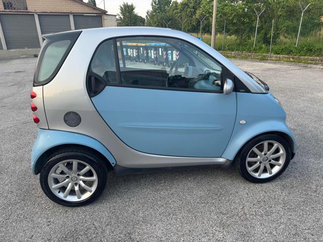 SMART ForTwo Stupenda. Bellissima 700 coupé grandstyle (45 kW)