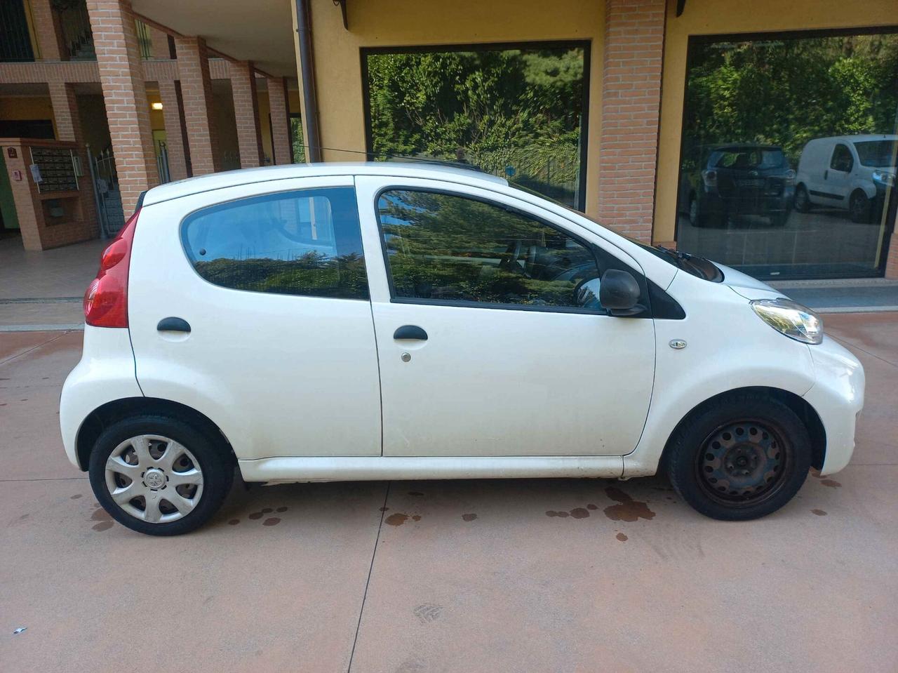 Peugeot 107 1.0 68CV 5p. Desir