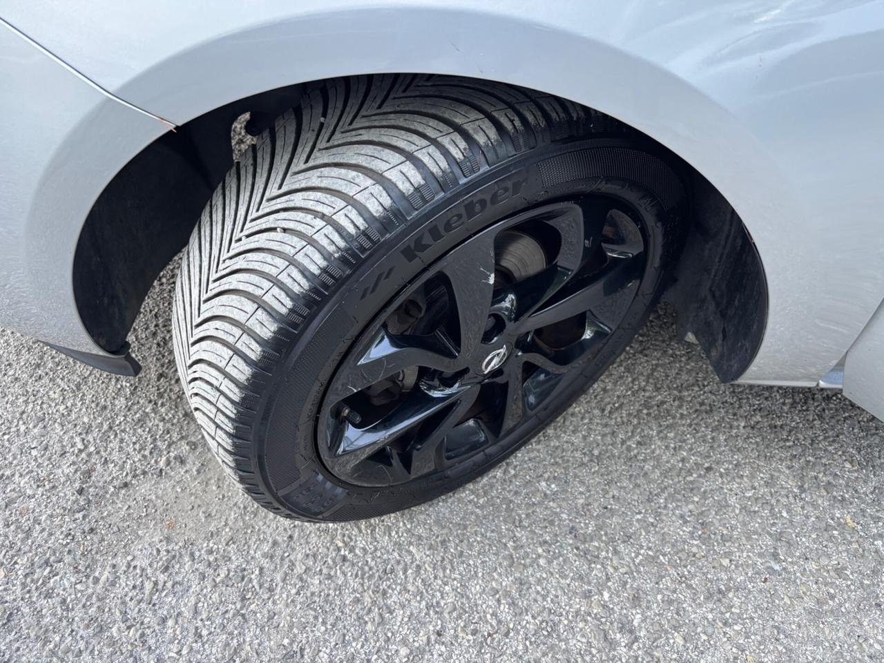 Opel Corsa 1.4 GPL 5 porte Cosmo OK NEOPATENTATI