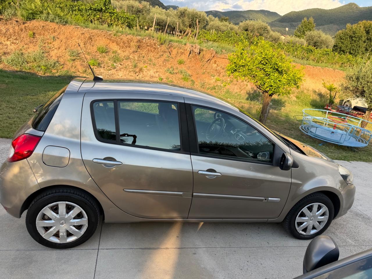Renault Clio 1.2 16V 5 porte Dynamique