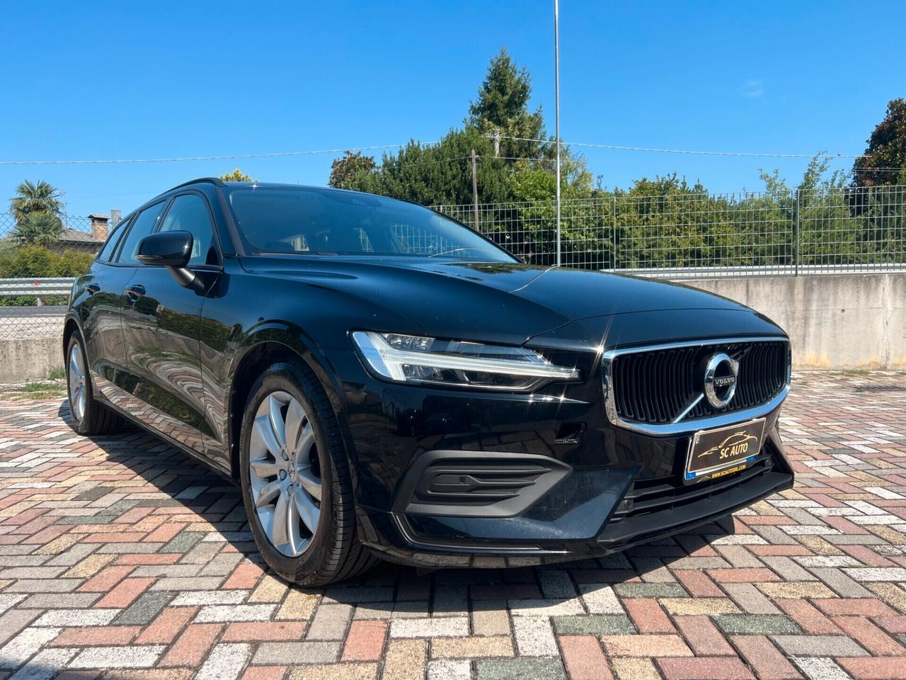 Volvo V60 B4 (d) Geartronic Momentum Business PREZZO CON FINANZIAMENTO