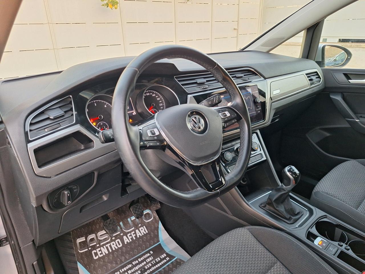 Volkswagen Touran 2.0 TDI 150cv Business NAV+RETROCAM. 2019