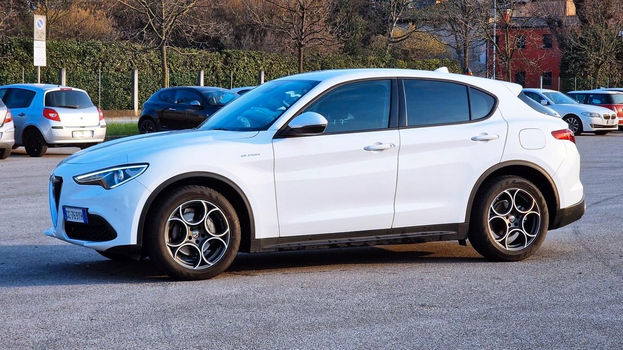 Alfa Romeo Stelvio 2.2 Turbodiesel 160 CV AT8 RWD Super