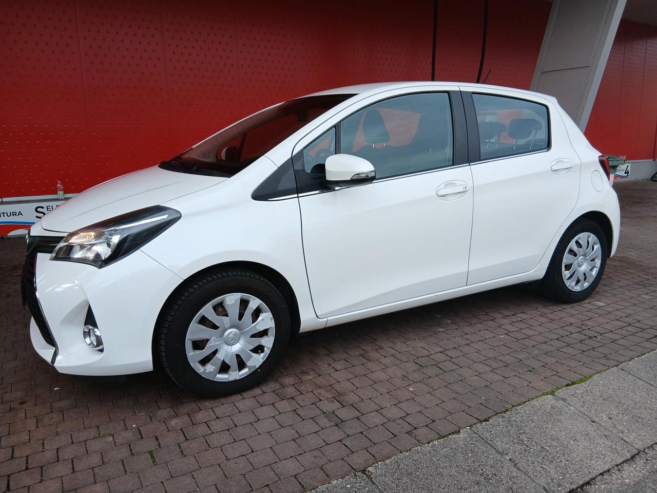Toyota Yaris 1.0 5 porte Active Unico prop tua a € 185 mese